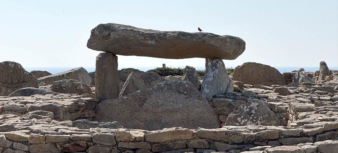Dolmens de la nécropole de la Pointe du Souc'h à Plouhinec